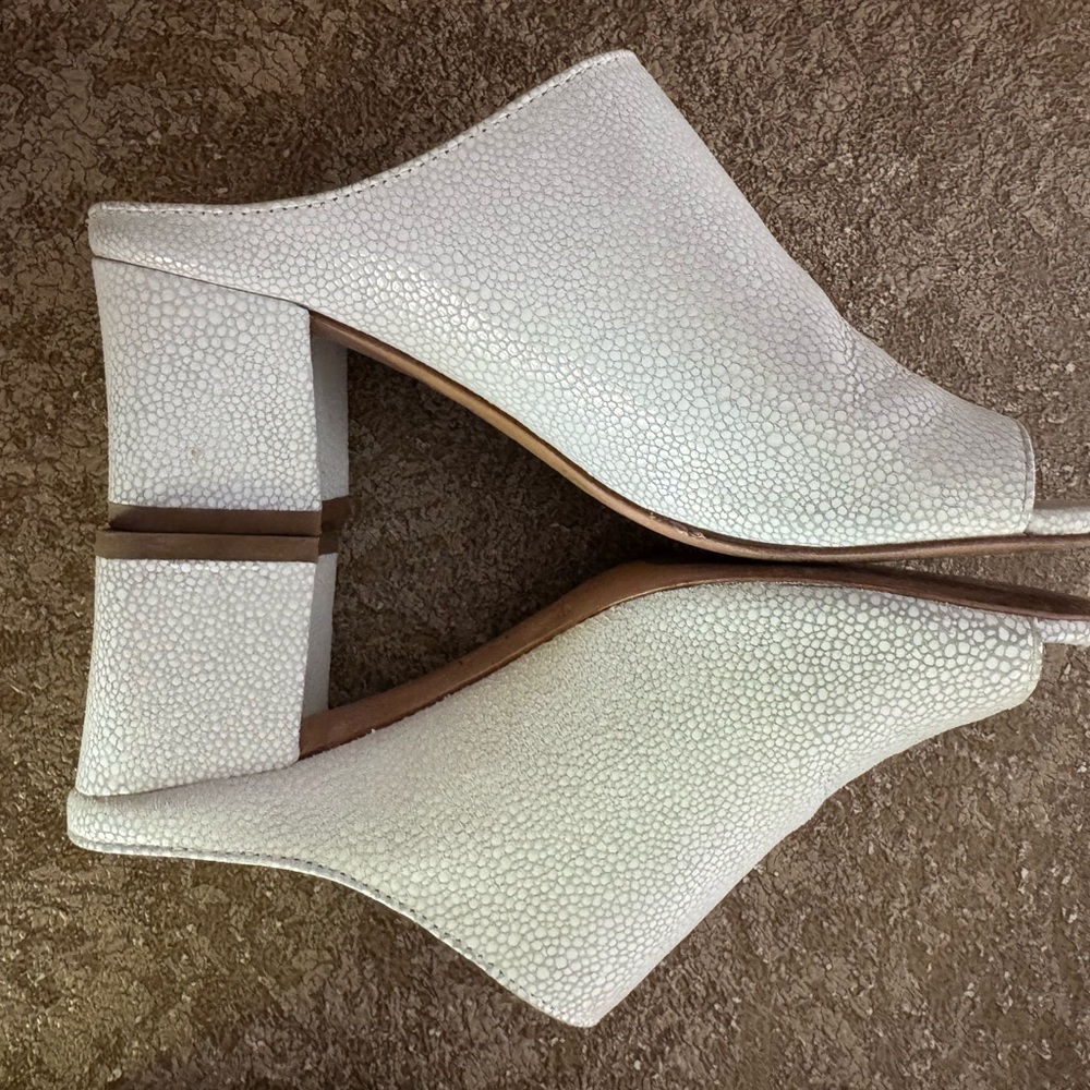 Donald J Pliner ELLIS Pearl White Open Toe Block Heel Slip On‎ Mules 5.5 M